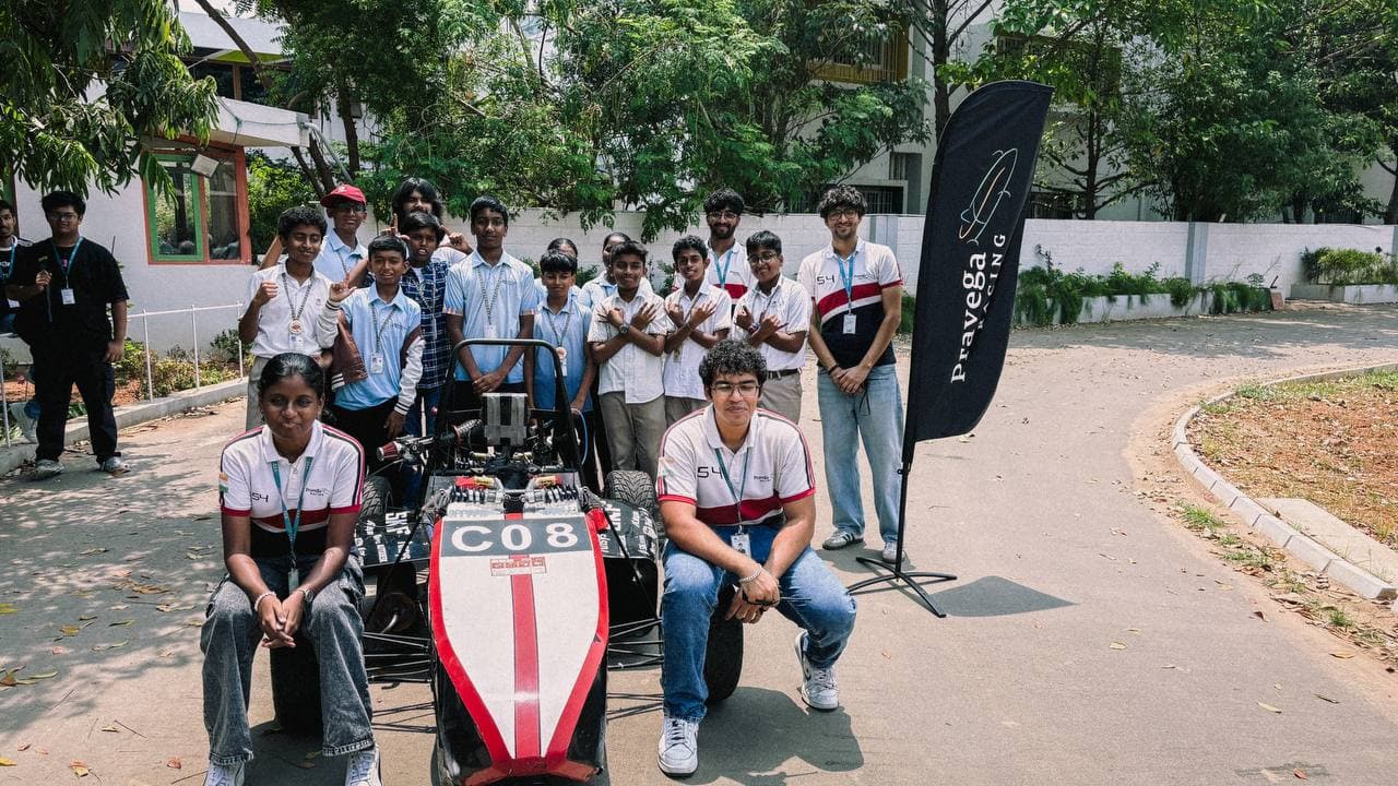 Image teaching kids about race cars